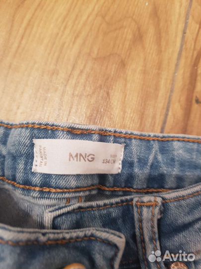 Джинсы mango