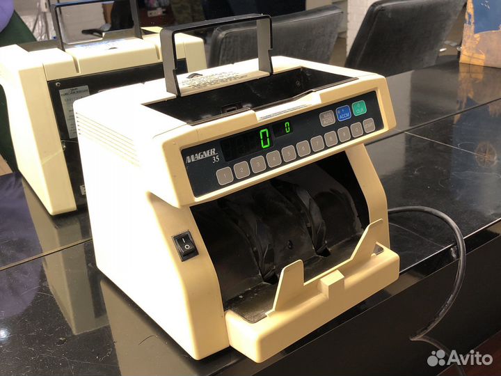 Машинка для счета денег