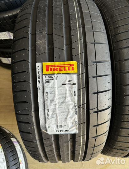 Pirelli P Zero PZ4 325/35 R23 и 285/40 R23