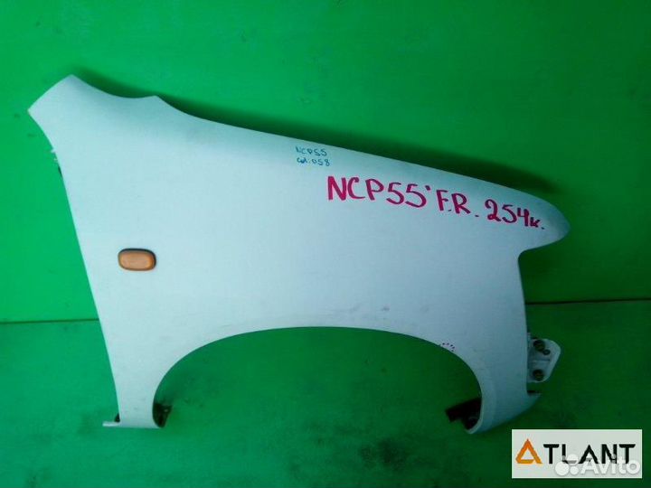 Крыло переднее правое toyota probox