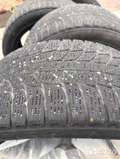 Triangle Snowlink TWT02 235/45 R18 98R