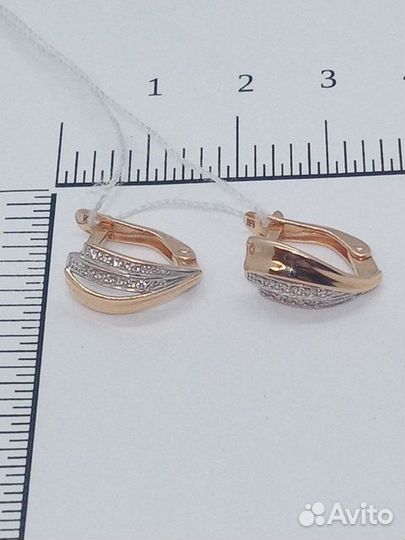 Серьги с синтетическим камнем Золото