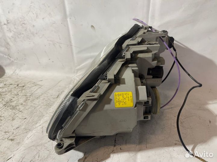 Фара передняя правая Mercedes C W203 / W203.046