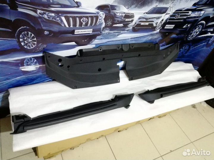 Накладка радиатора Toyota Land Cruiser Prado 150