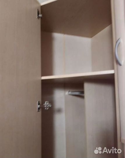 Угловой шкаф не большой