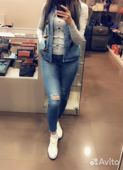 Джинсы женские