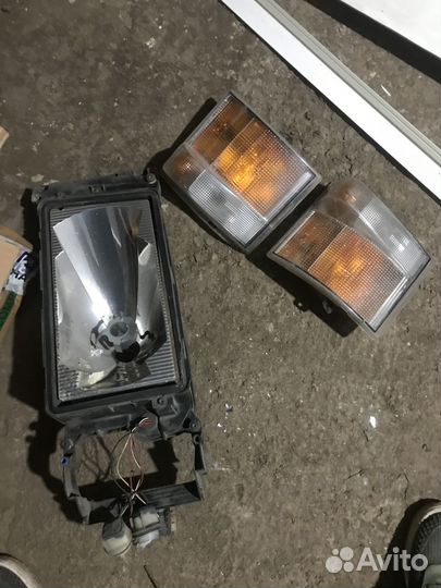 Продам фары от скании 5 series