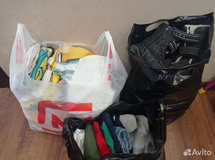 Вещи и обувь пакетом на мальчика 98 104