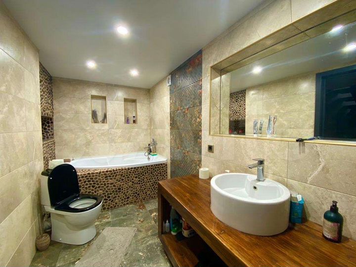 2-к. квартира, 85 м², 1/5 эт.