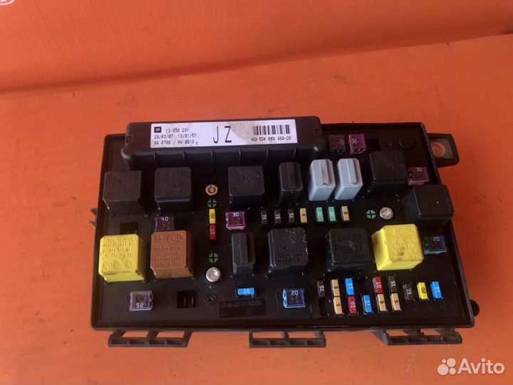 Блок предохранителей Opel Astra H (2004-2014)