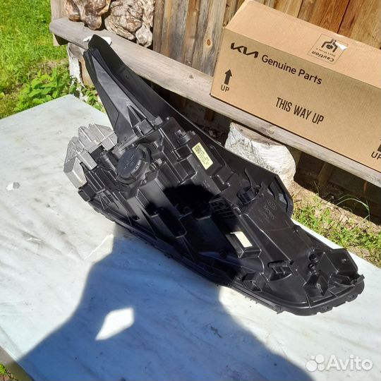 Фара левая kia к5 92101l2100