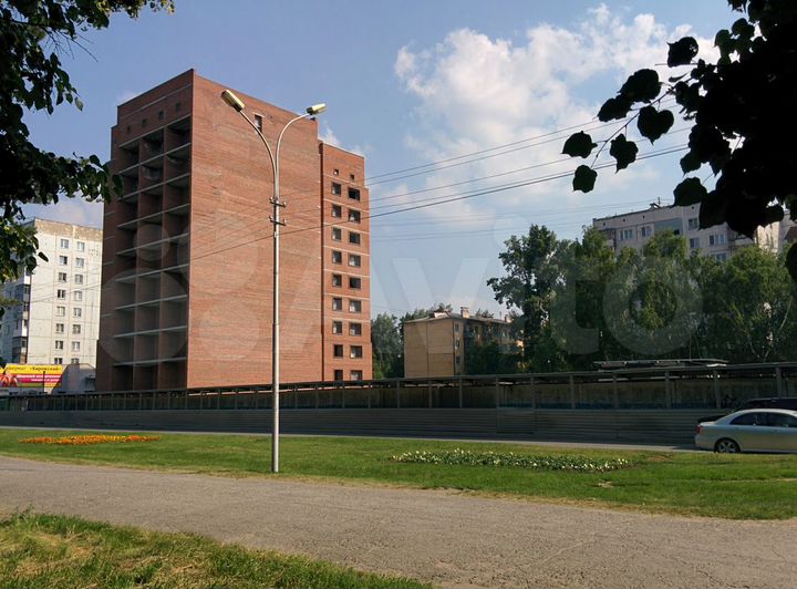 Здание, 10327 м²