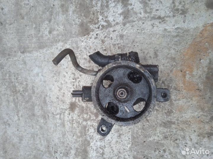 Насос гидроусилителя руля Toyota Corolla AE101