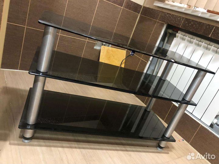 Стеклянная тумба под тв