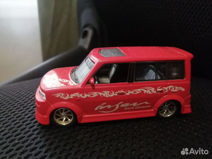 Модель автомобиля Toyota bB/Scion xB