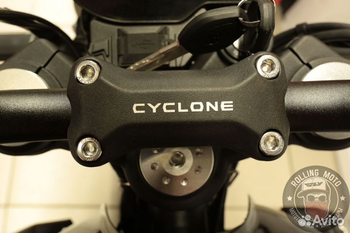 Дорожный мотоцикл Cyclone RE3 black новый