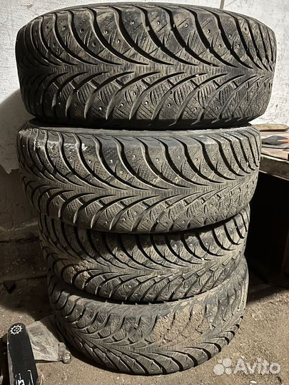 Goodyear UltraGrip Extreme 205/60 R16 92T