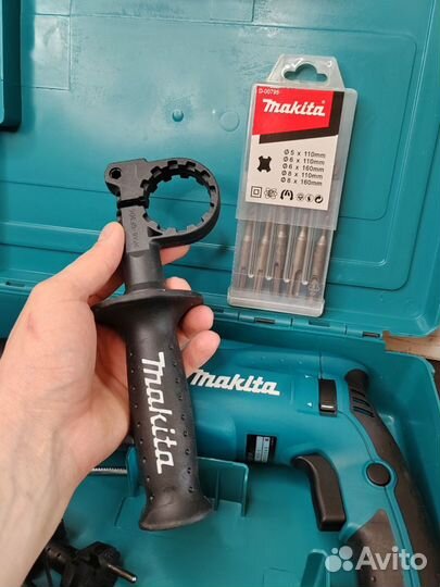 Перфоратор makita HR 2470 с набором буров