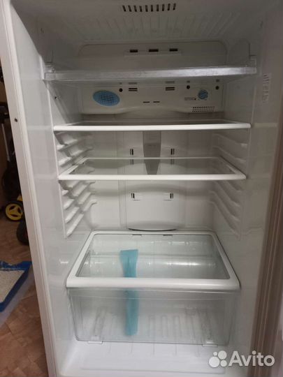 Холодильник Sharp