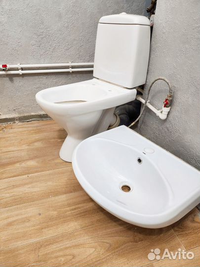 Все одним лотом: ванна акриловая, унитаз, раковина