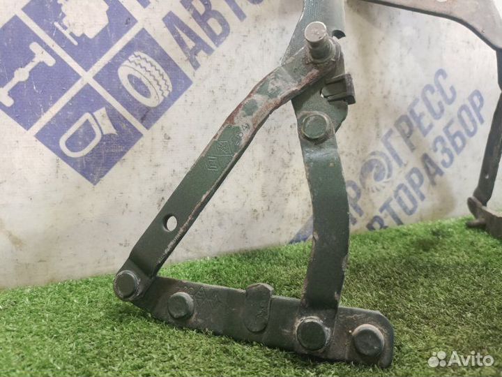 Петля капота Renault Laguna универсал 1.8 HY 1997