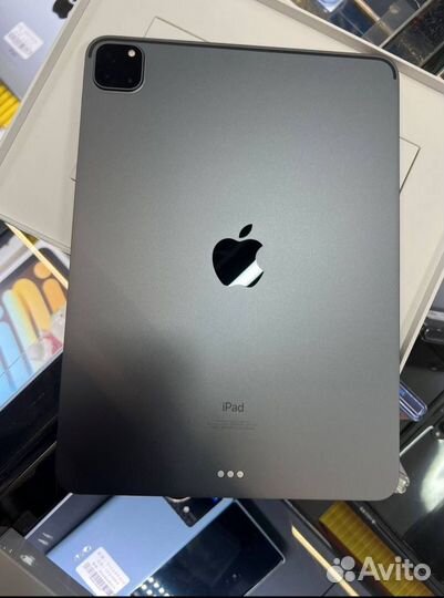 iPad pro 12.9 256gb 5G 6th Gen M2