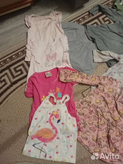 Два больших покера вещей на девочку