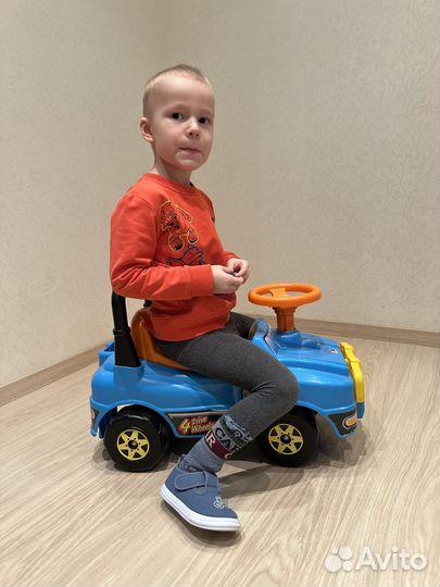 Автомобиль Джип-каталка