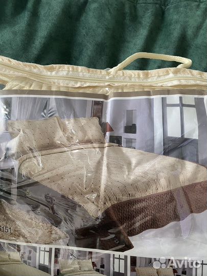 Покрывало с наволочками на кровать евро