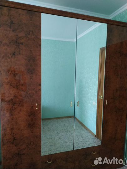 Продам спальный гарнитур