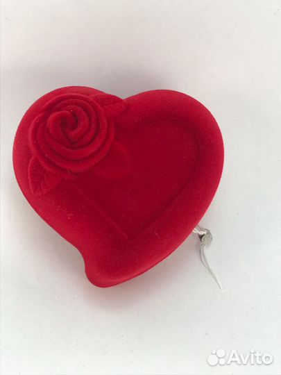 Золотое кольцо с корундом 