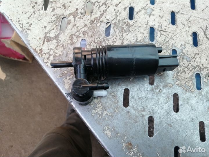 Насос стеклоомывателя Range Rover Sport 2 L494