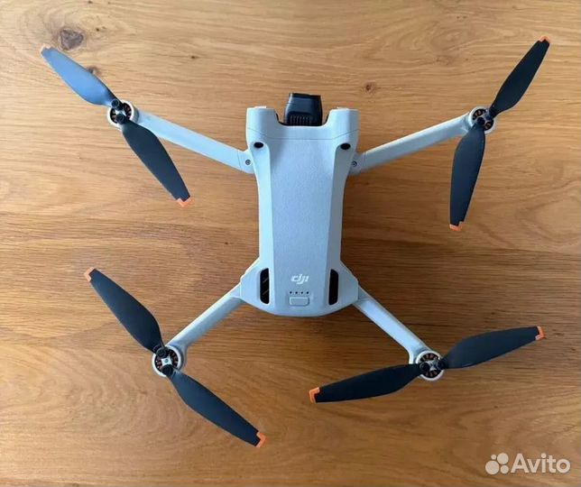 Квадрокоптер DJI Mini 3 Pro fly more combo
