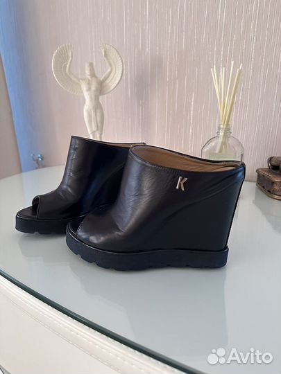 Кожаные сабо Kelton