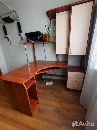 Компьютерный стол