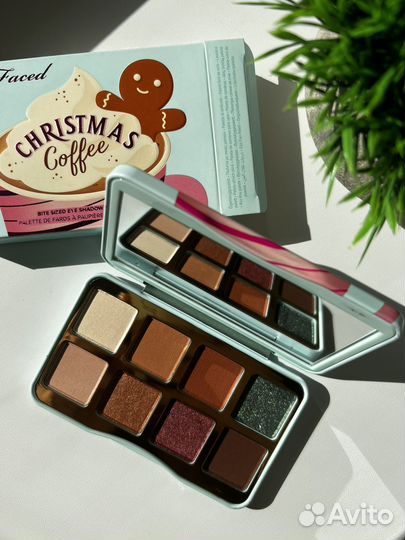 Палетка теней too faced christmas coffee