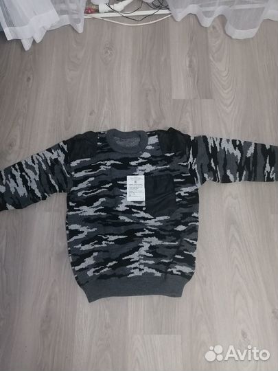 Продам новый свитер рабочий 52р