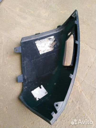 Накладка бампера передняя правая Land Rover Range