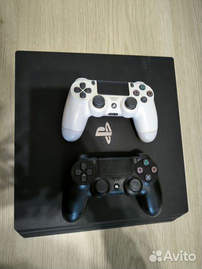 Sony playstation 4 pro 1tb+2 джойстика+игры