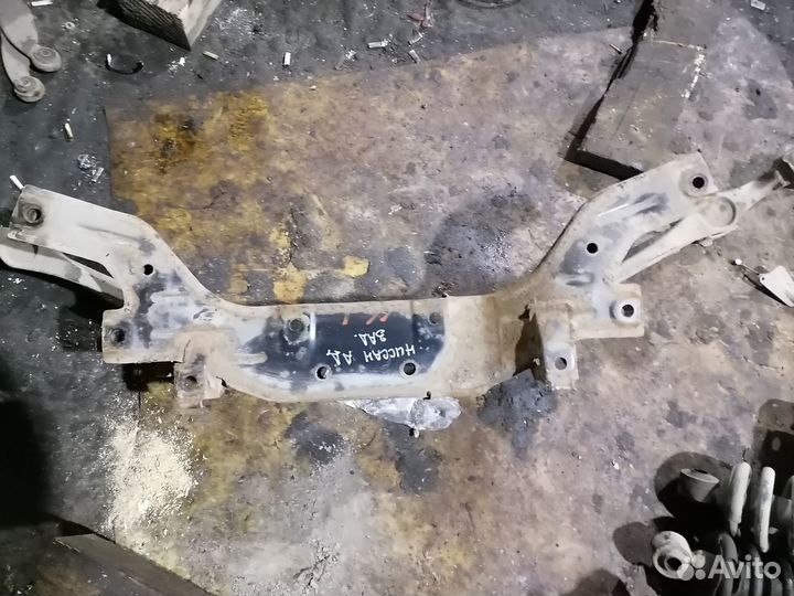 Задняя балка Ниссан ад