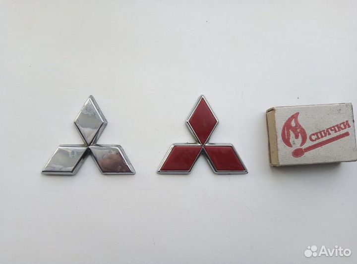 Шильдик Mitsubishi