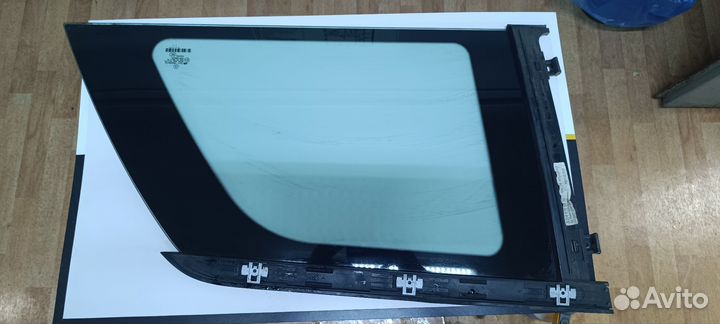 Форточка кузованая левая Mercedes GL X164