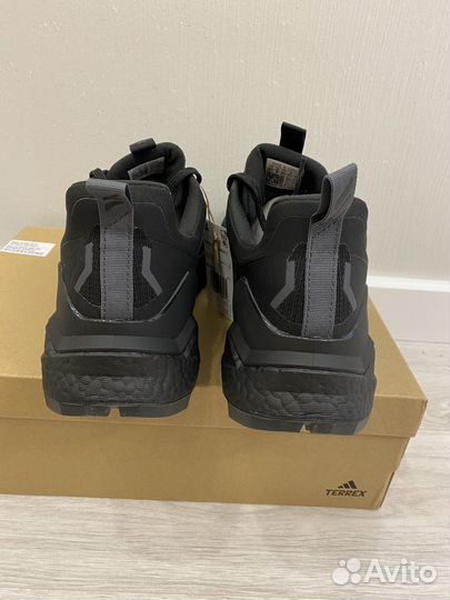 Adidas terrex free hiker 2 LOW GTX (US 9.5)