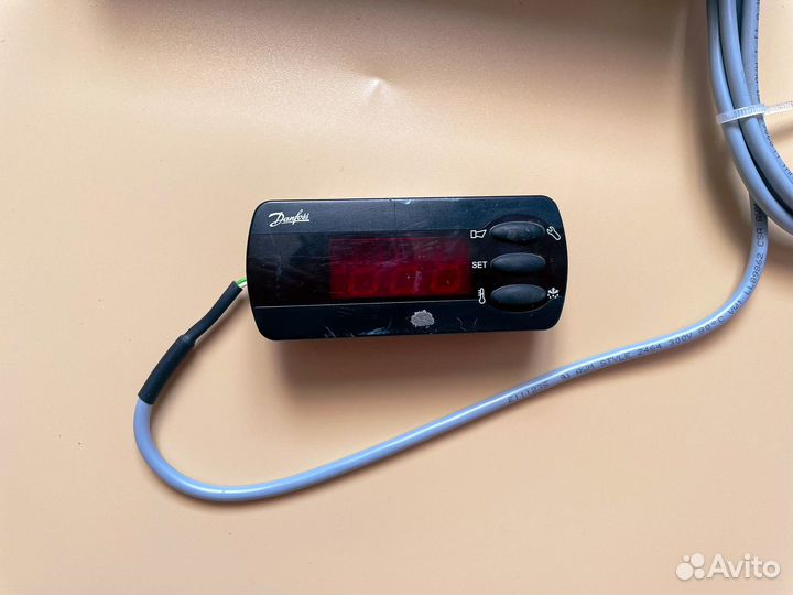 Контроллер Danfoss ak-cc 550 с выносной панелью