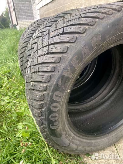 Goodyear UltraGrip Ice Arctic SUV 235/55 R17