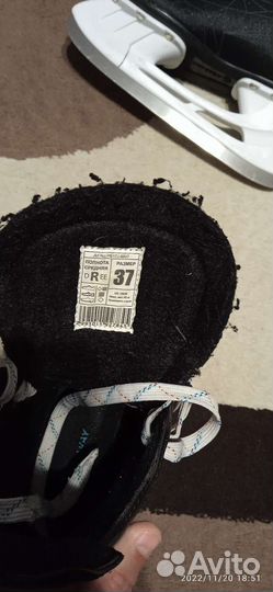 Коньки хоккейные