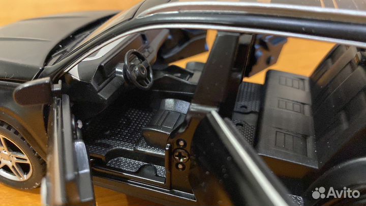 Модель Mersedes 1:32 GLS GLS580