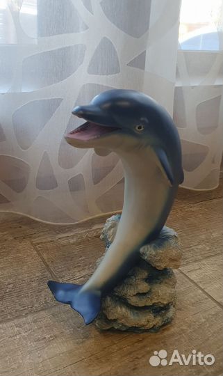 Статуэтка дельфин
