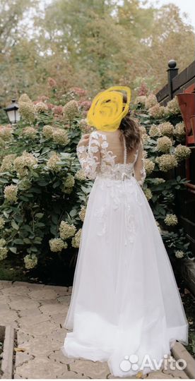 Свадебное платье со шлейфом