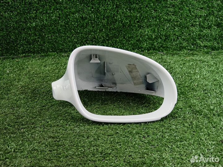 Крышка зеркала правая Volkswagen Passat b6 3C